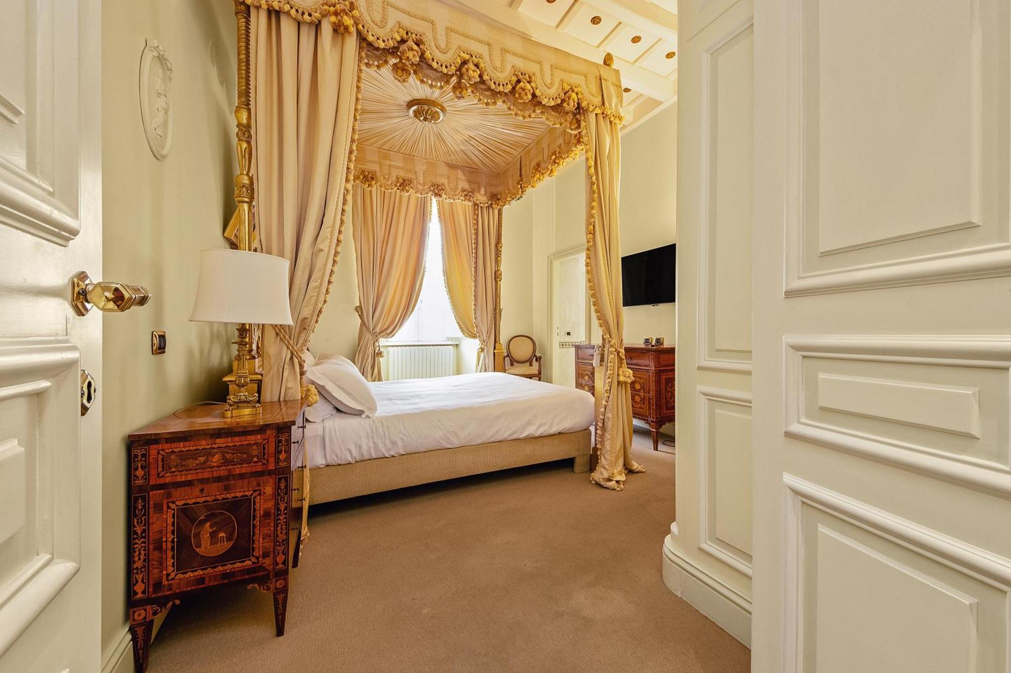 Ych-Magnifica Residenza A Campo De Fiori Apartment Rome Bagian luar foto