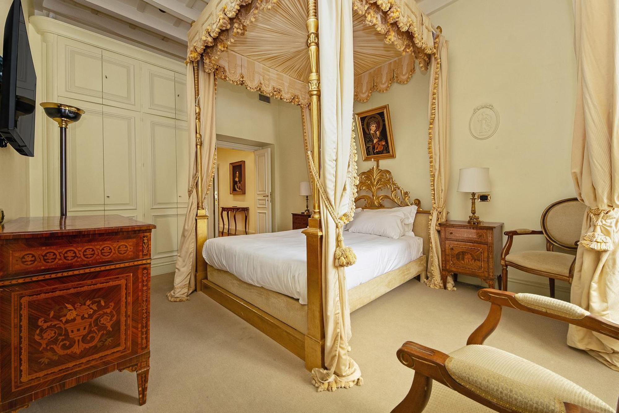 Ych-Magnifica Residenza A Campo De Fiori Apartment Rome Bagian luar foto